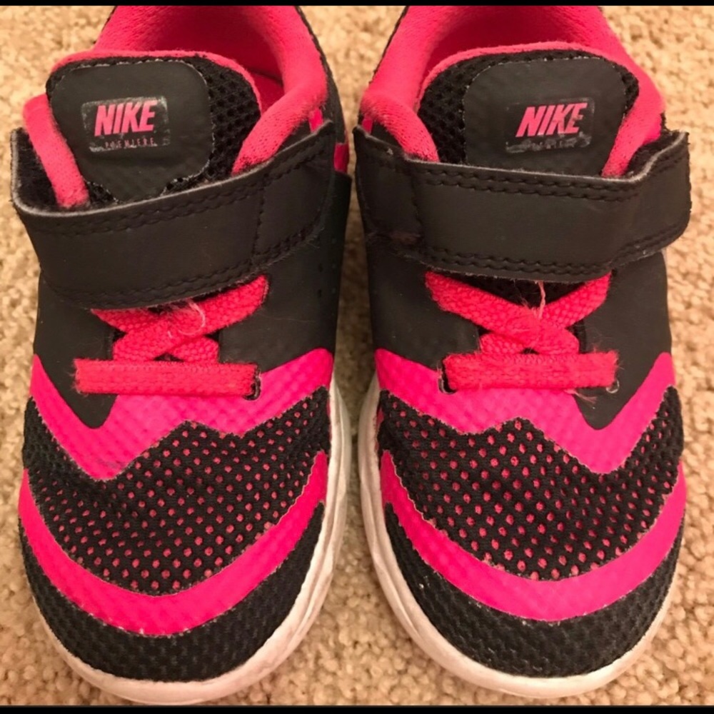 Girl Nike size 7 toodler sneakers